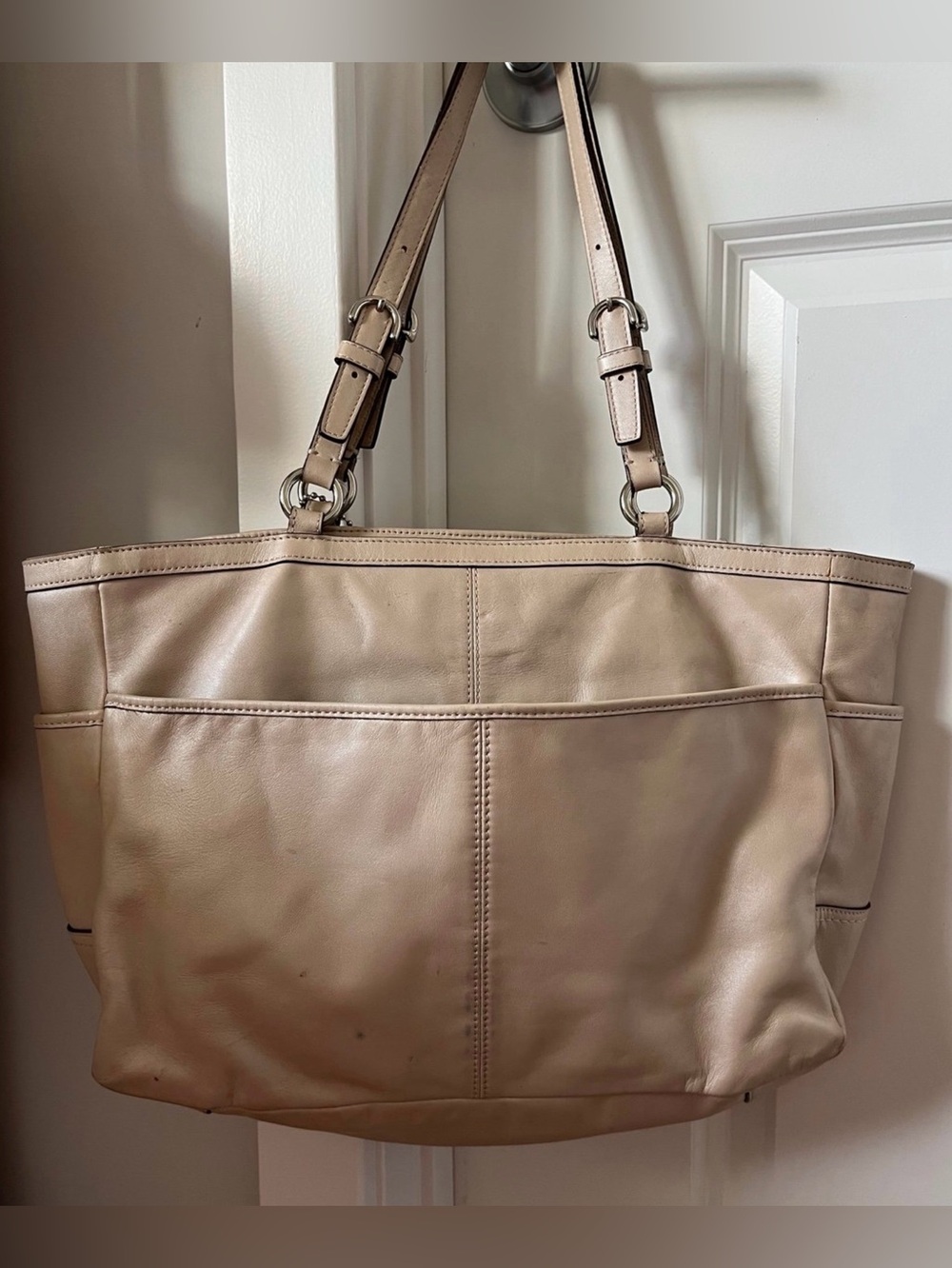 Coach - Picture 2 of 6